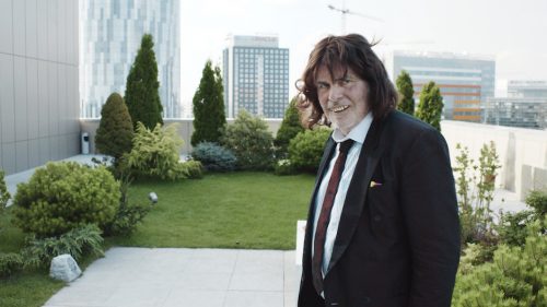 Toni Erdmann ha il volto e i denti finti di Peter Simonischek
