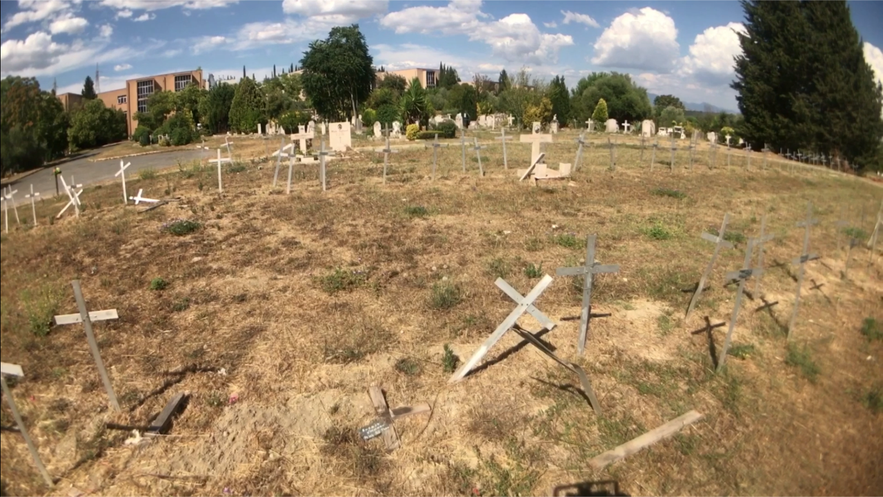 Degrado nei cimiteri a Roma