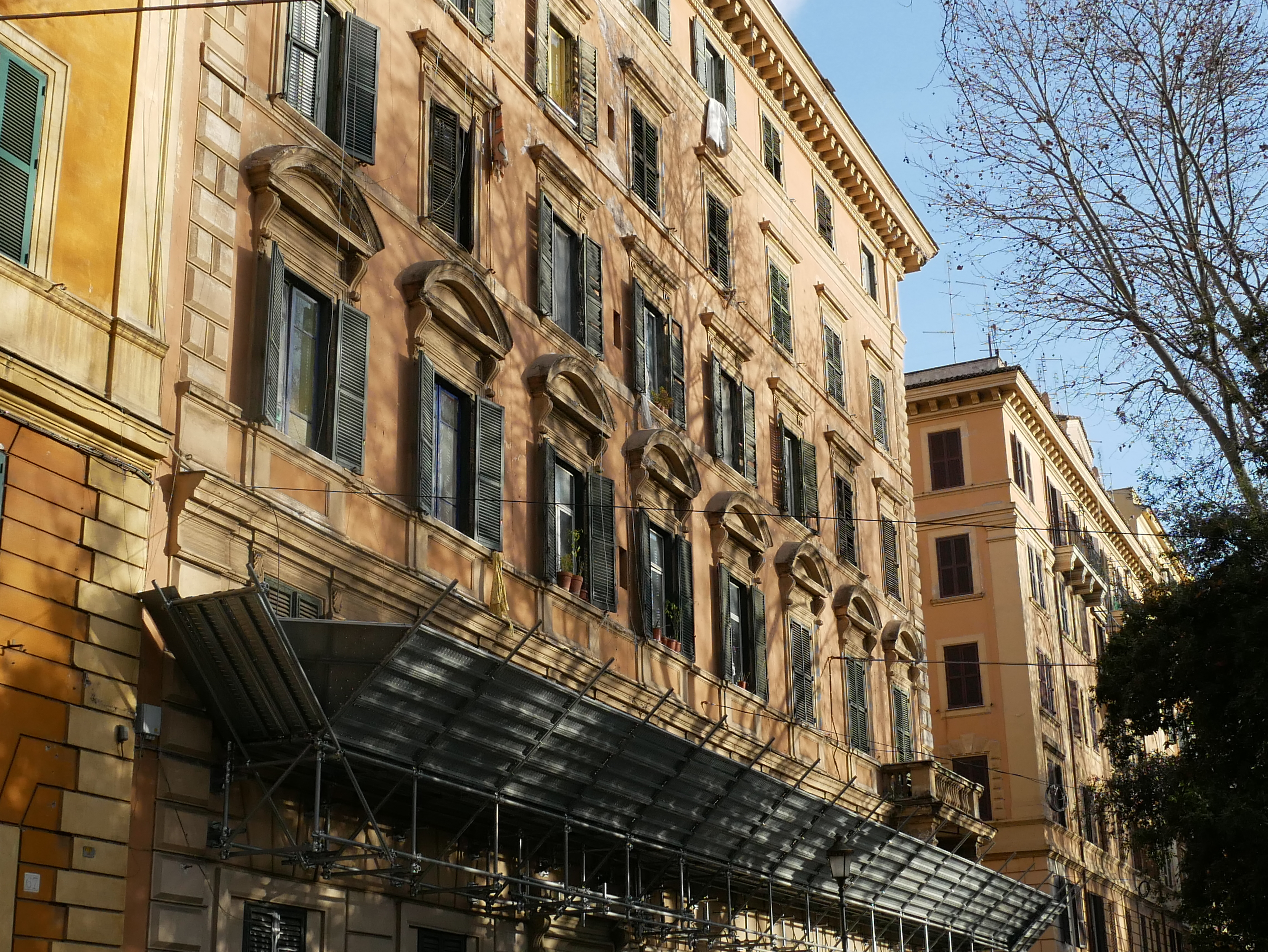 Al via lo sgombero a Carlo Felice