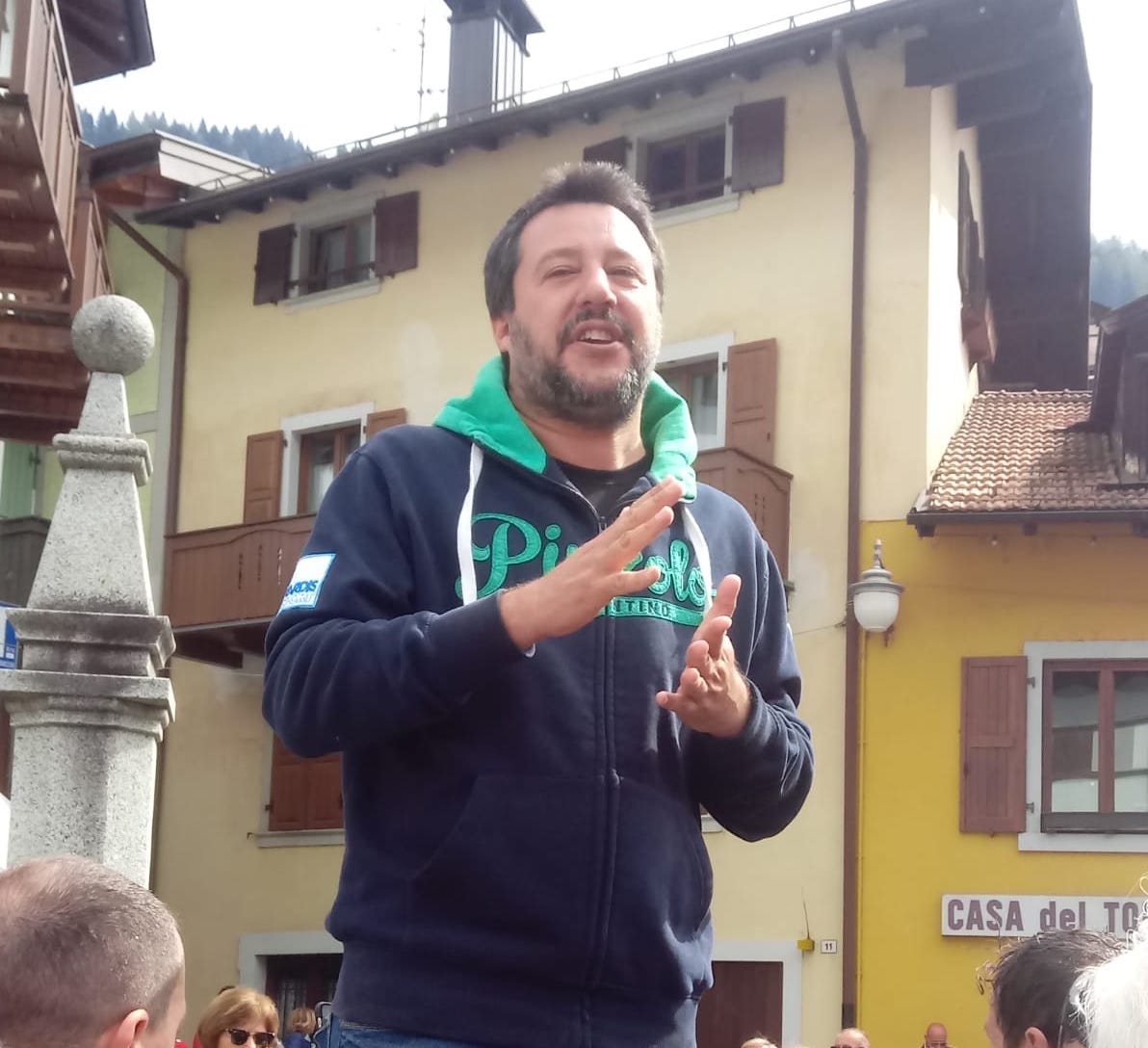 Il ministro dell'Interno Matteo Salvini parla a Pinzolo in provincia di Trento